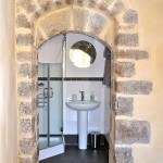 Arch apartment twin shower
